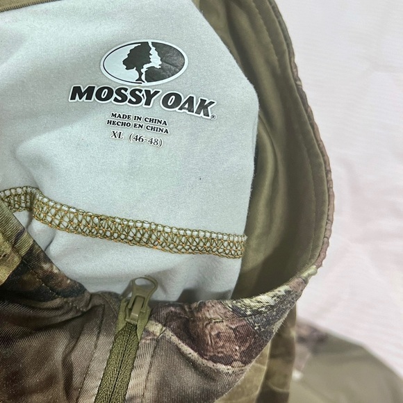 Mossy Oak Camoflauge half zip shirt with - Picture 6 of 10